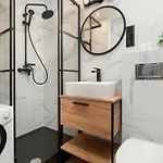아파트 Klimatyczne W Lodzi Z Parkingiem I Duzym Umeblowanym Balkonem By Renters 우치
