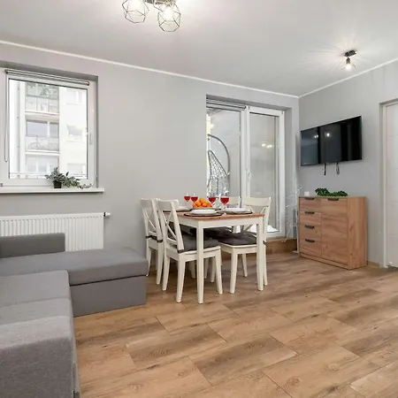 Klimatyczne W Lodzi Z Parkingiem I Duzym Umeblowanym Balkonem By Renters 아파트 우치
