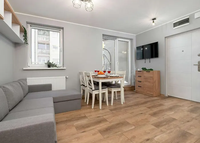 Klimatyczne W Lodzi Z Parkingiem I Duzym Umeblowanym Balkonem By Renters Apartment Łódź